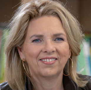 Theanne Stuivenberg